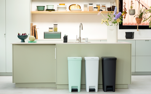 StepUp Pedal Bin 40L - Jade Green - 8710755800108 Brabantia_96dpi_1000x1000px_7_NR-25064